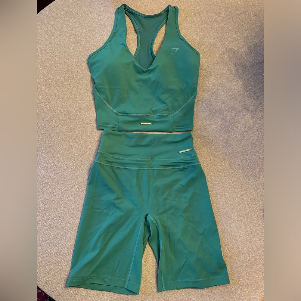 GYMSHARK WHITNEY SIMMONS SHORTS SET